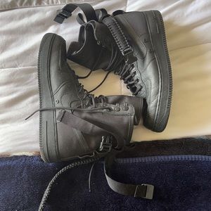 Air Force 1 high Triple Black